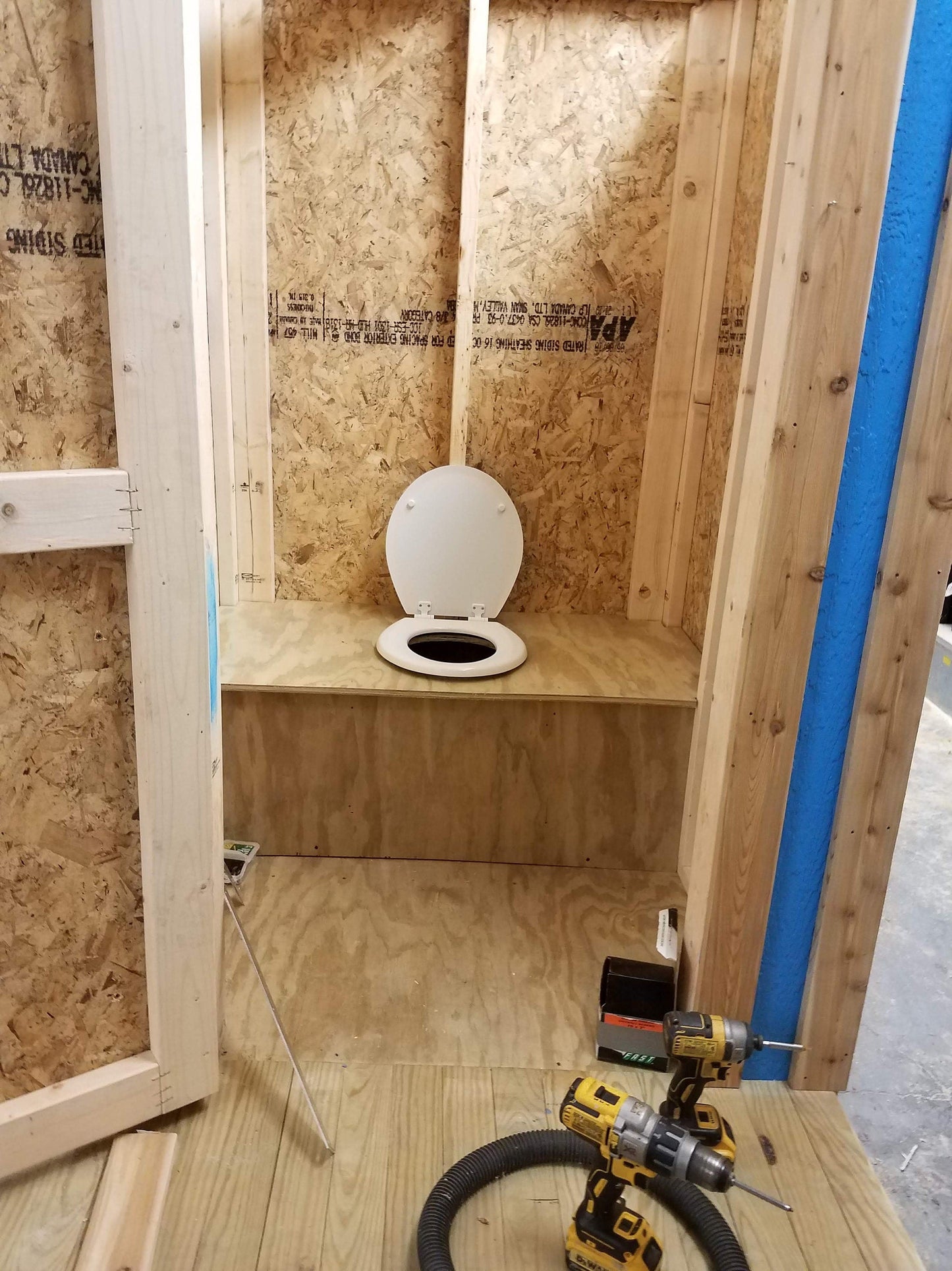 Digital - 4x6 Outhouse Plans